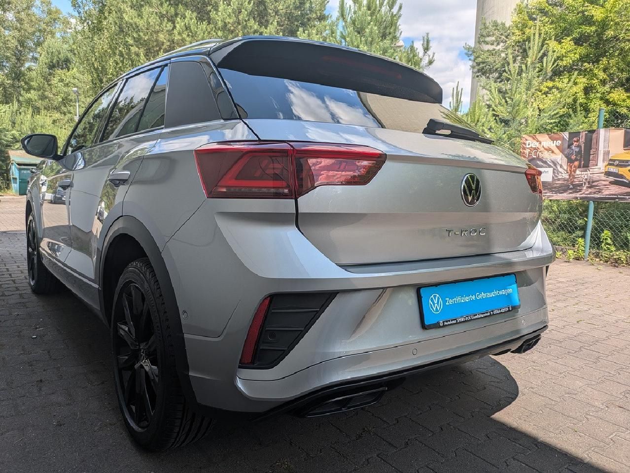 Volkswagen T-Roc 1.5 TSI R-Line DSG - Samsaru's Car Outlet