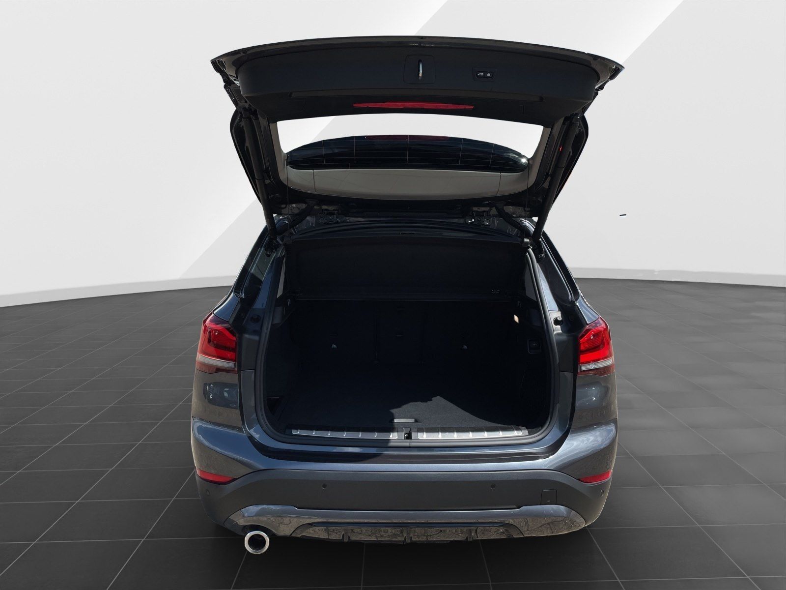 BMW X1 xDrive25e Sport Line - Samsaru's Car Outlet
