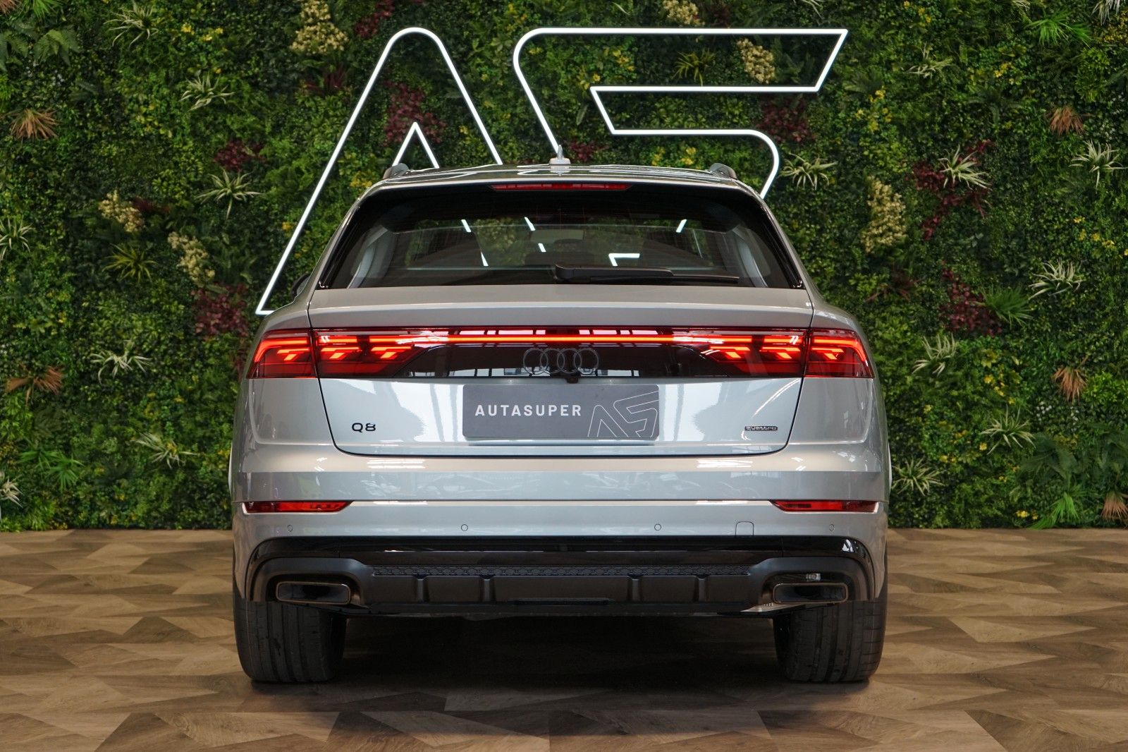Audi Q8 50 TDI S-LINE - Samsaru's Car Outlet