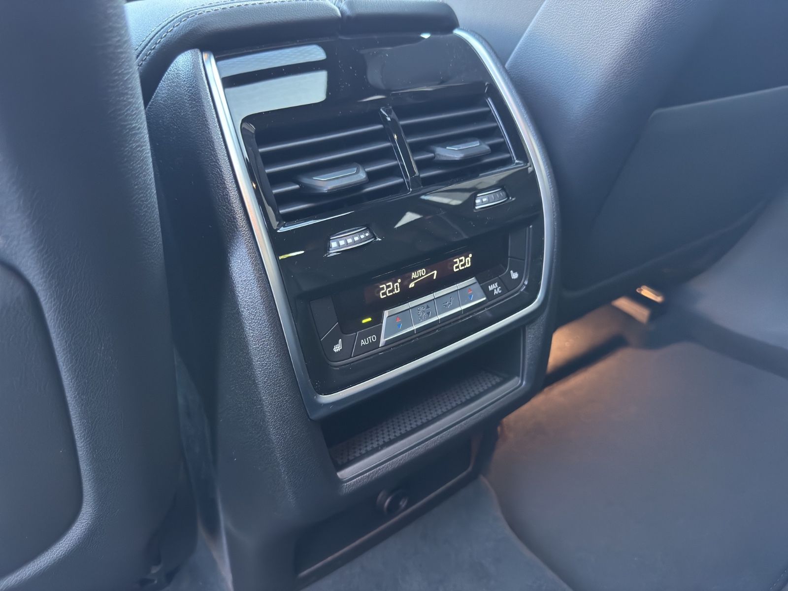 BMW X6 xDrive40d | M Sport Pro| Luft| 22"| Sky| H&K