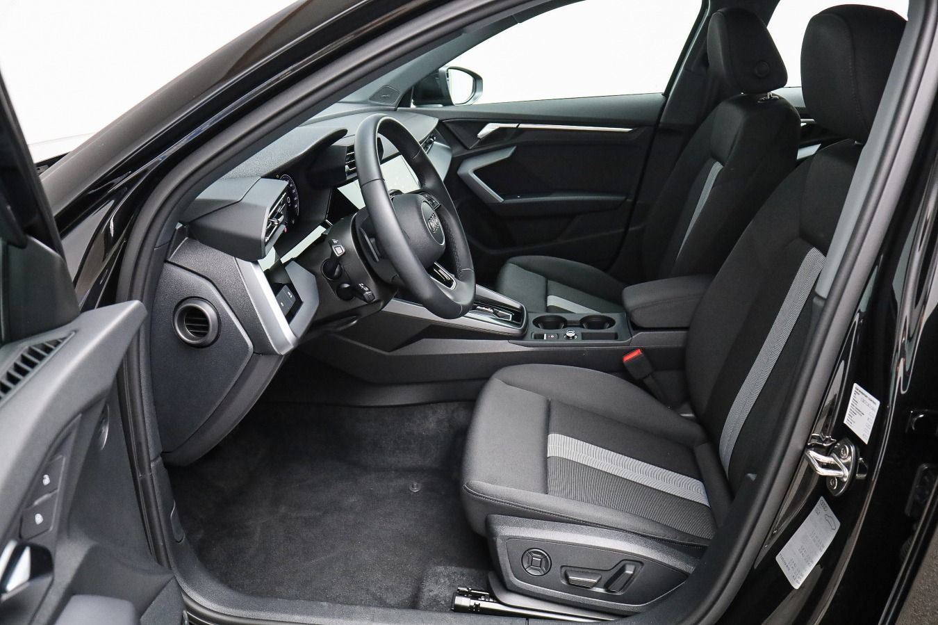 Audi A3 Sportback 35 TDI advanced - Samsaru's Car Outlet