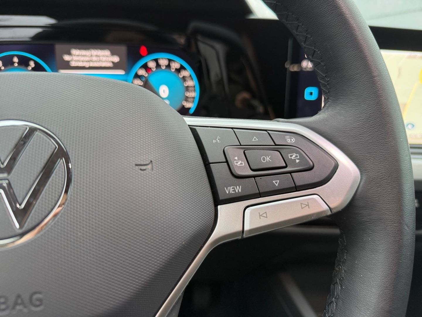 Volkswagen Golf Variant 8 VIII Life 1.0 eTSI - Samsaru's Car Outlet