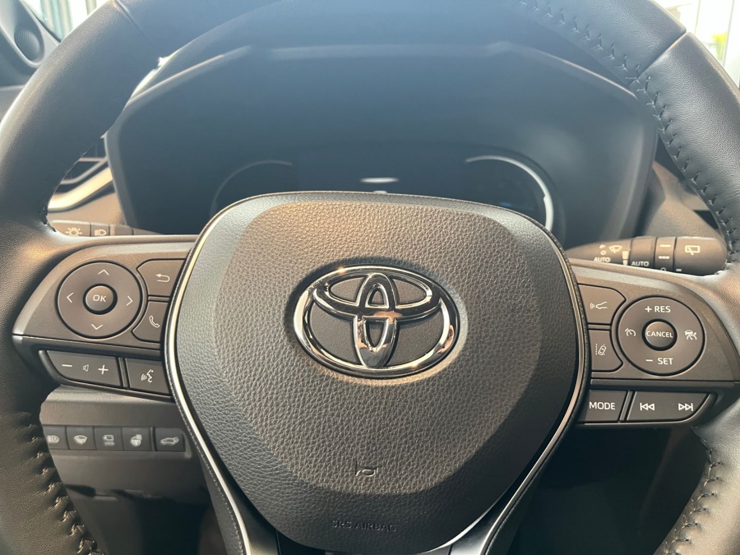 Toyota RAV 4 2.5 4x4 Hybrid Style - Samsaru's Car Outlet