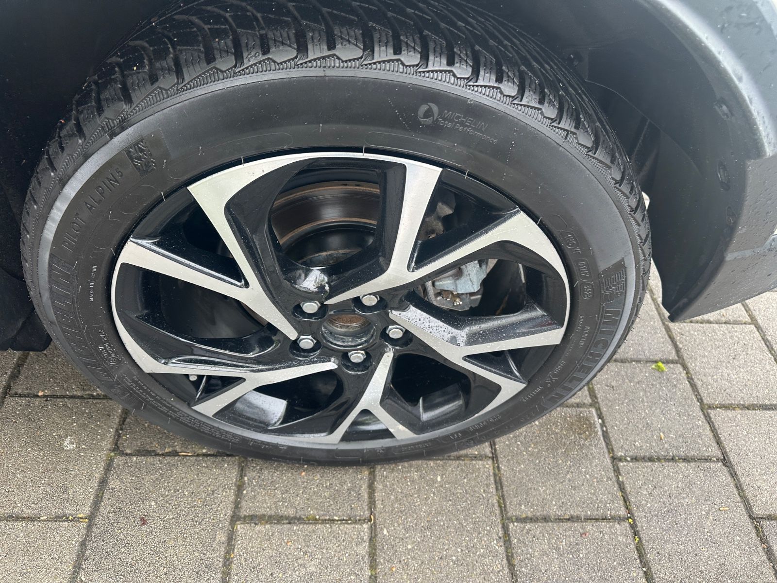 Toyota C-HR Hybrid - Samsaru's Car Outlet