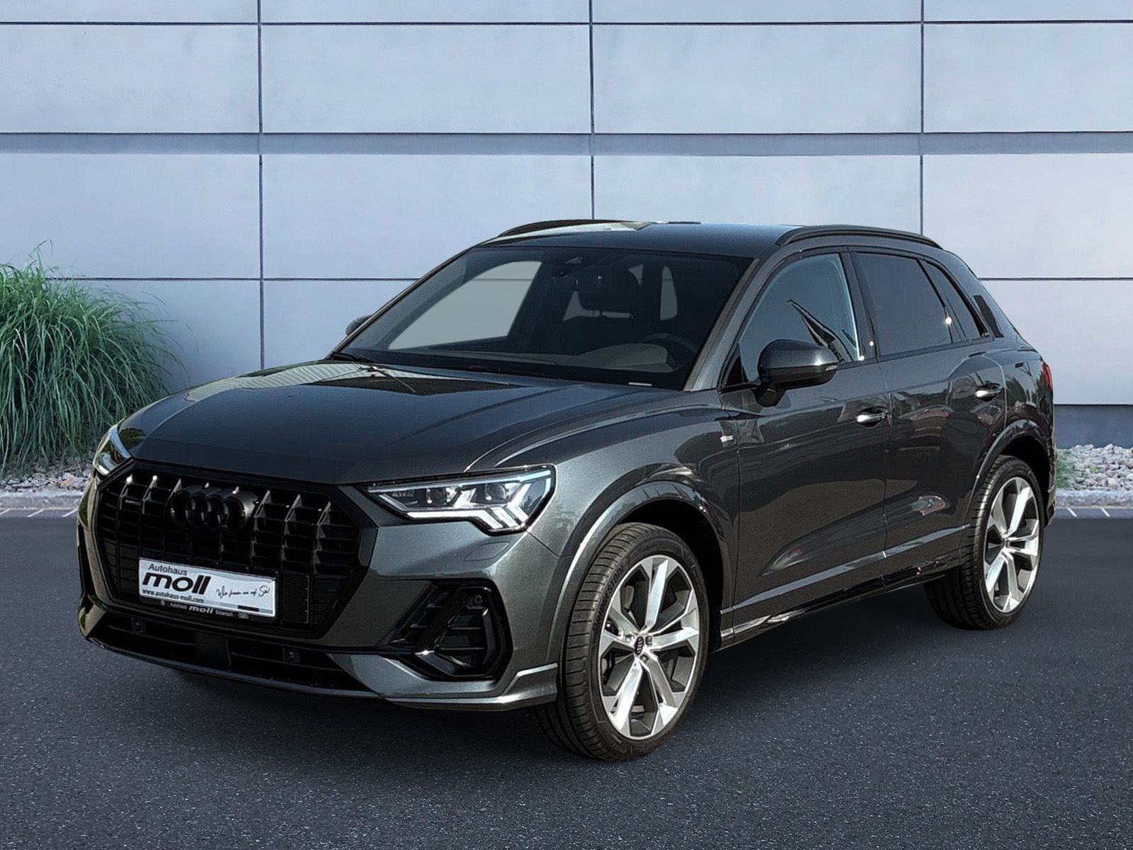 Audi Q3 40 TFSI quattro S line - Samsaru's Car Outlet