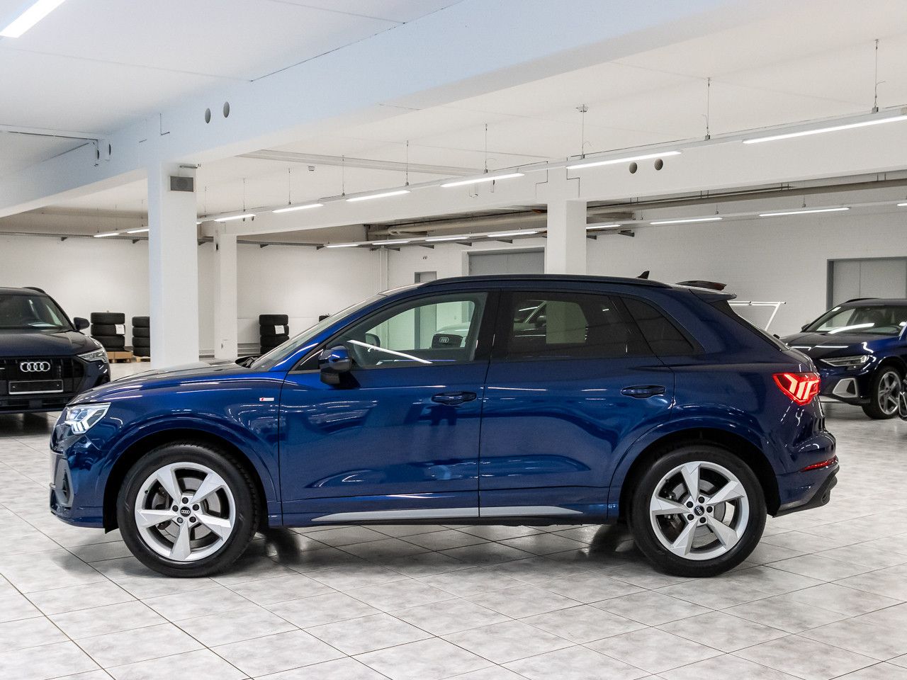 Audi Q3 S line 40 TFSI quattro - Samsaru's Car Outlet