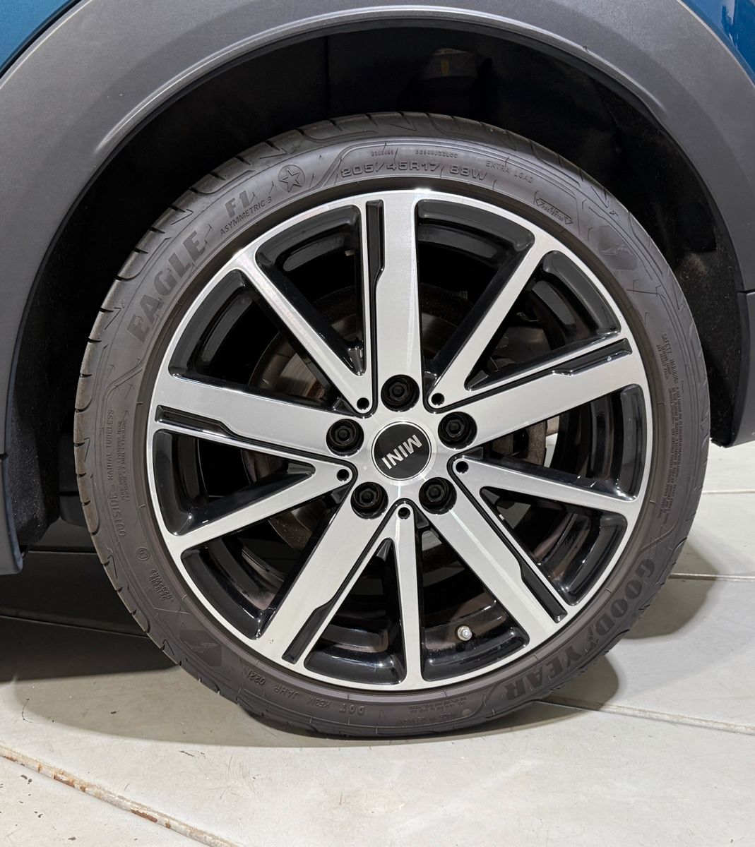 MINI Cooper S Cabrio Sidewalk - Samsaru's Car Outlet
