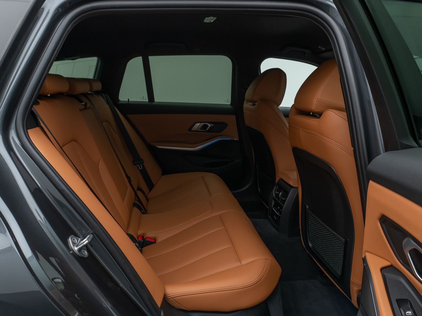 BMW 330e M Sport - Samsaru's Car Outlet
