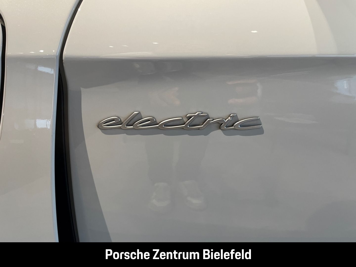 Porsche Taycan 4 Cross Turismo Panorama Surround-View