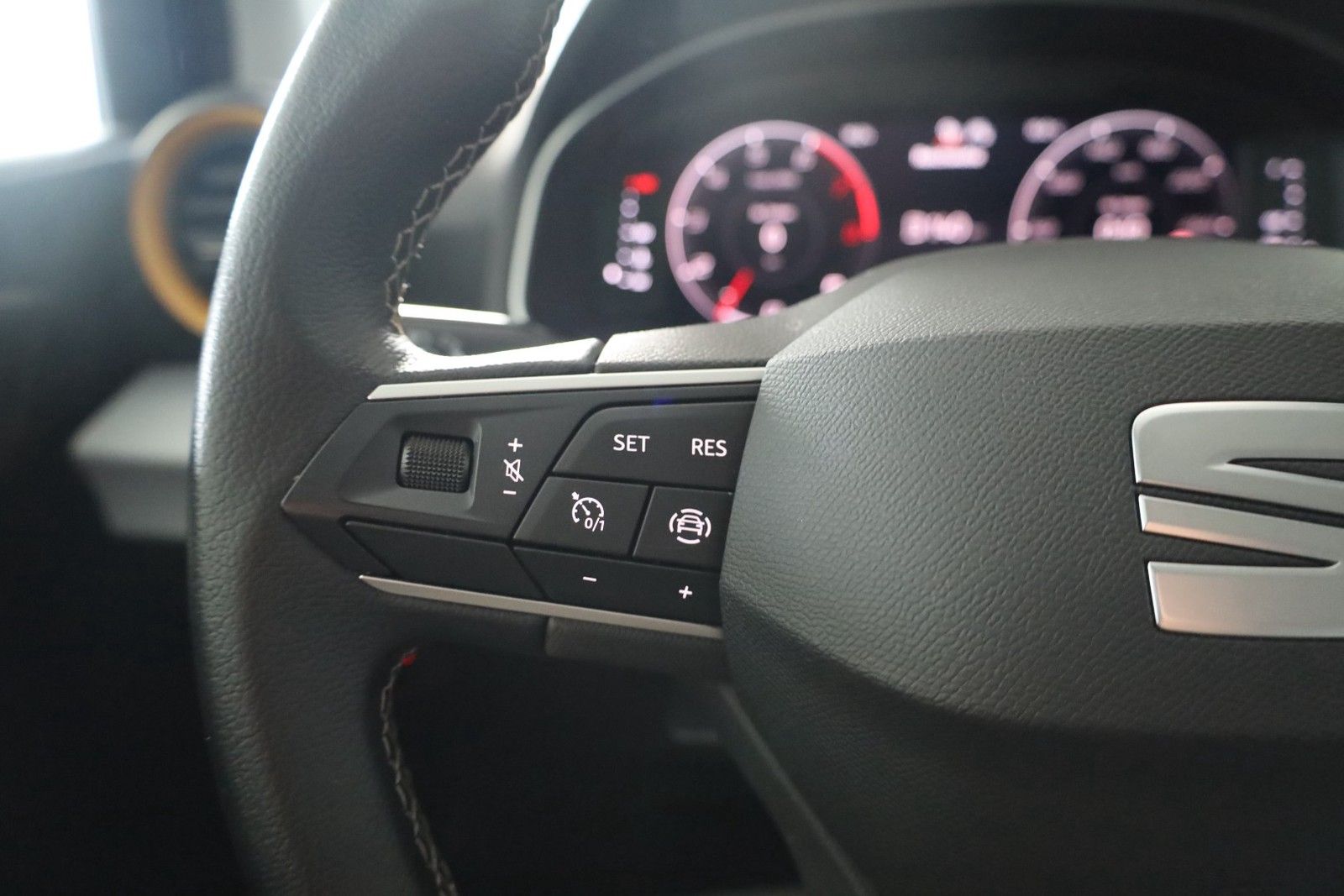 Seat Arona Style 1.0 TSI *Sitzheizung*Carplay-Navi