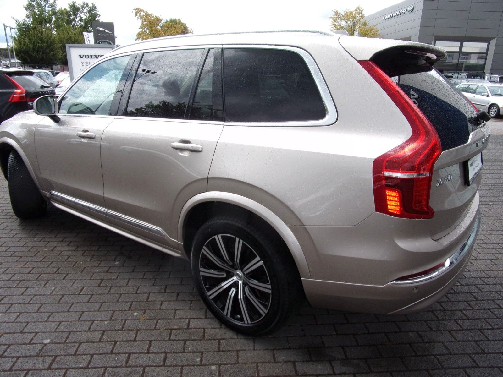 Volvo XC 90 B5 Plus Bright AWD - Samsaru's Car Outlet