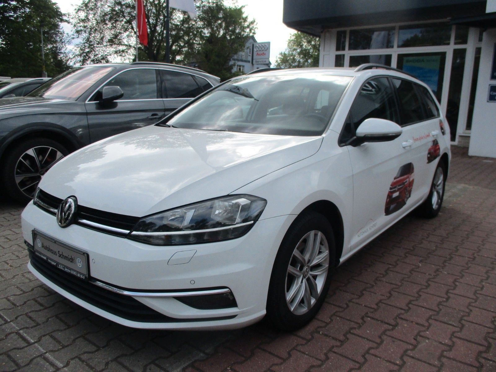 Volkswagen Golf VII Variant DSG - Samsaru's Car Outlet
