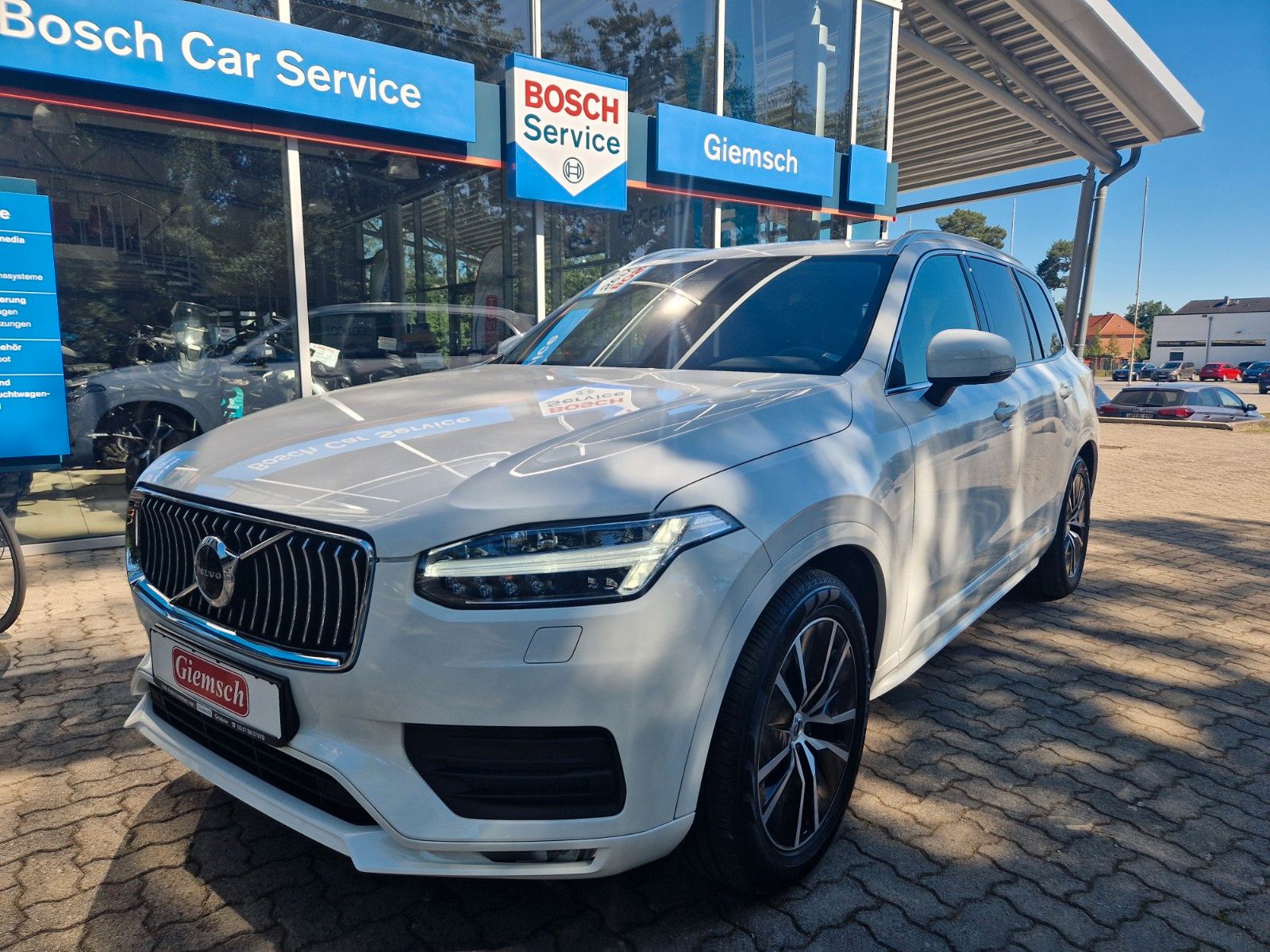 Volvo XC90 Momen Pro AWD D5 AHK 7 Sitze 360° DAB 8fach