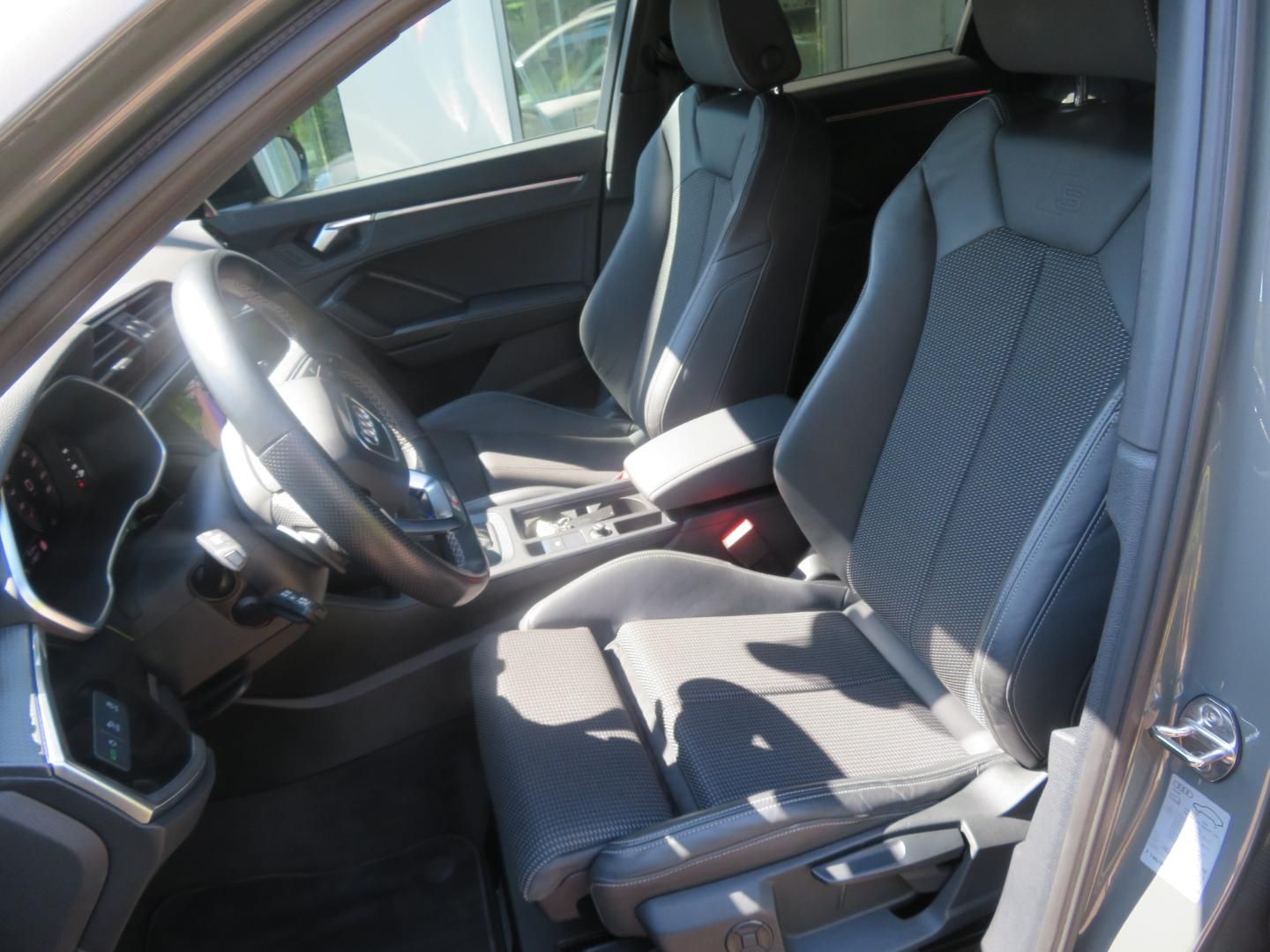Audi Q3 S line 35 TDI Quattro S-Tronic - Samsaru's Car Outlet