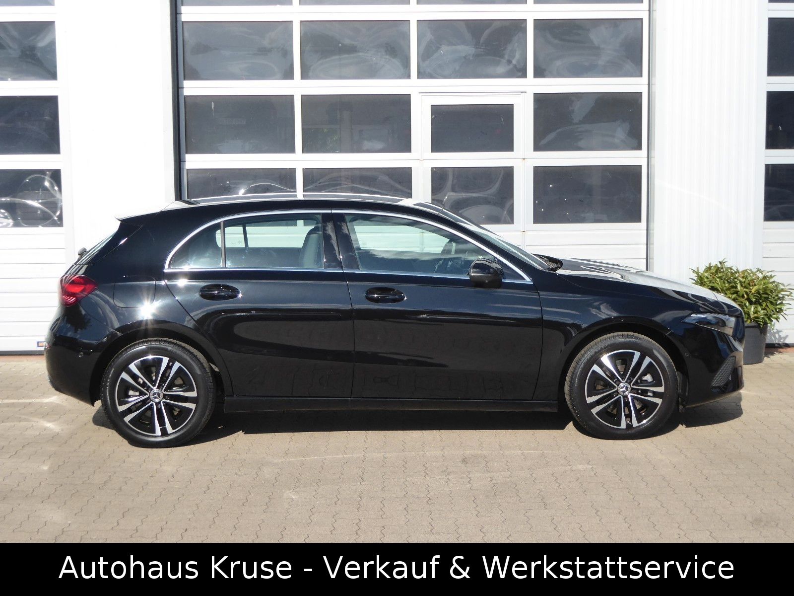 Mercedes-Benz A 250 e PRO - Samsaru's Car Outlet