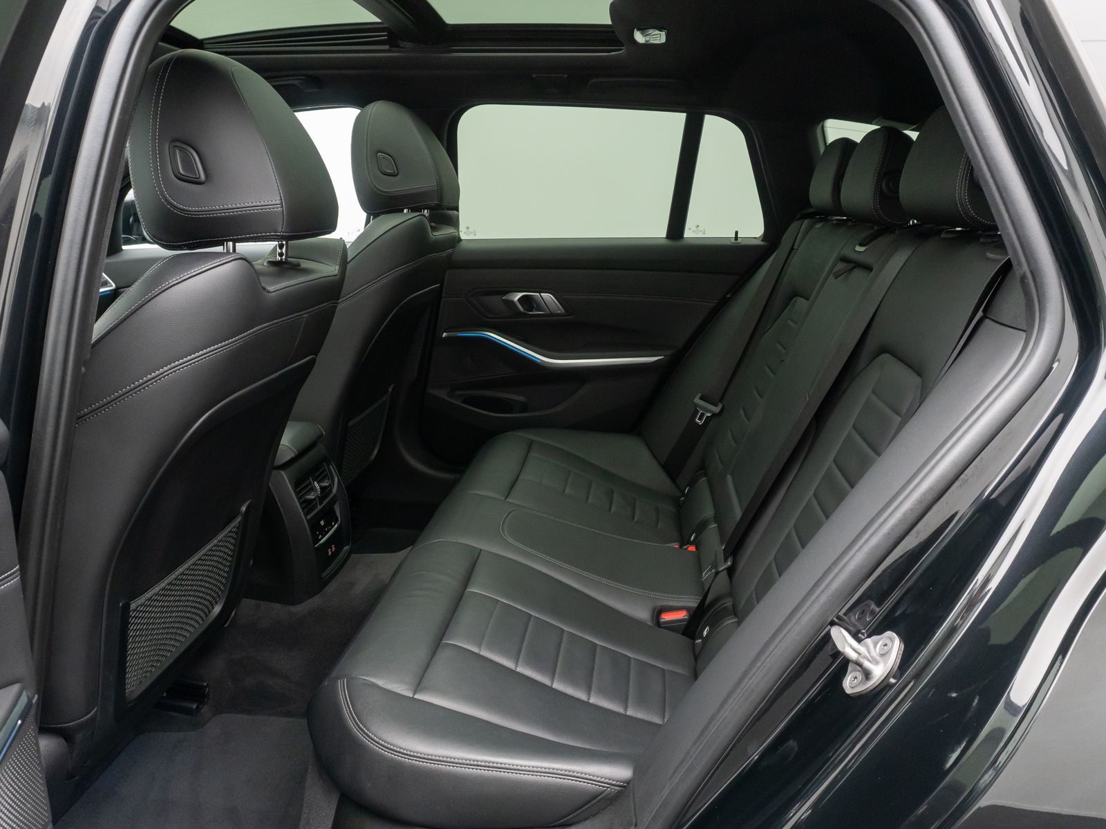 BMW 320e xD Sport Line - Samsaru's Car Outlet
