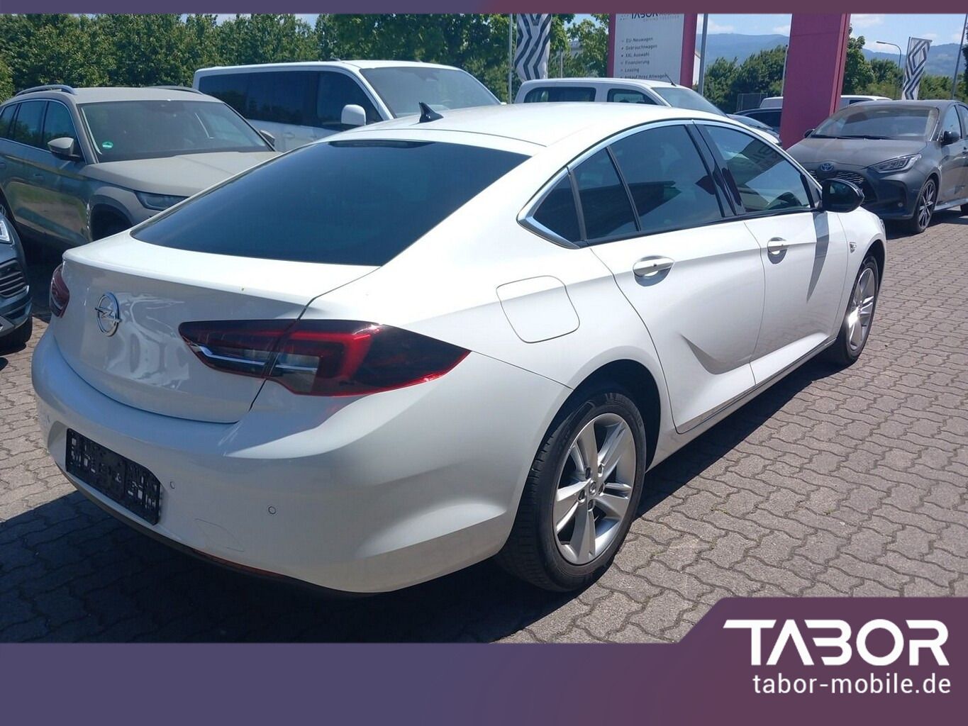Opel Insignia 1.5D 122 Aut. - Samsaru's Car Outlet