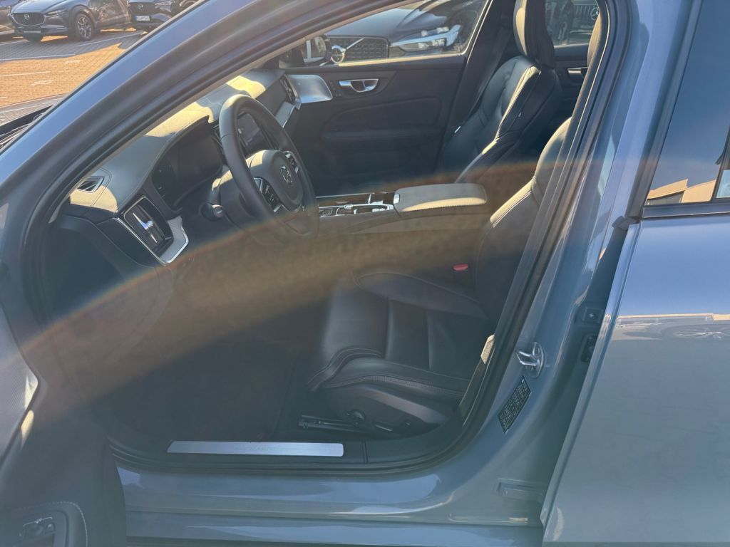 Volvo S60 T8 Recharge AWD Ultimate Dark 360° Bowers &