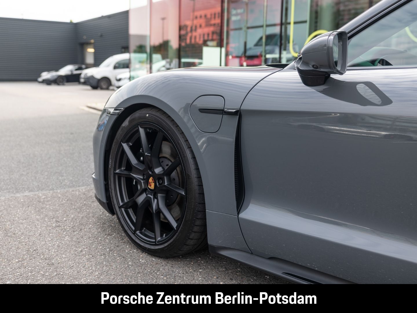 Porsche Taycan GTS Burmester HA-Lenkung Active-Ride