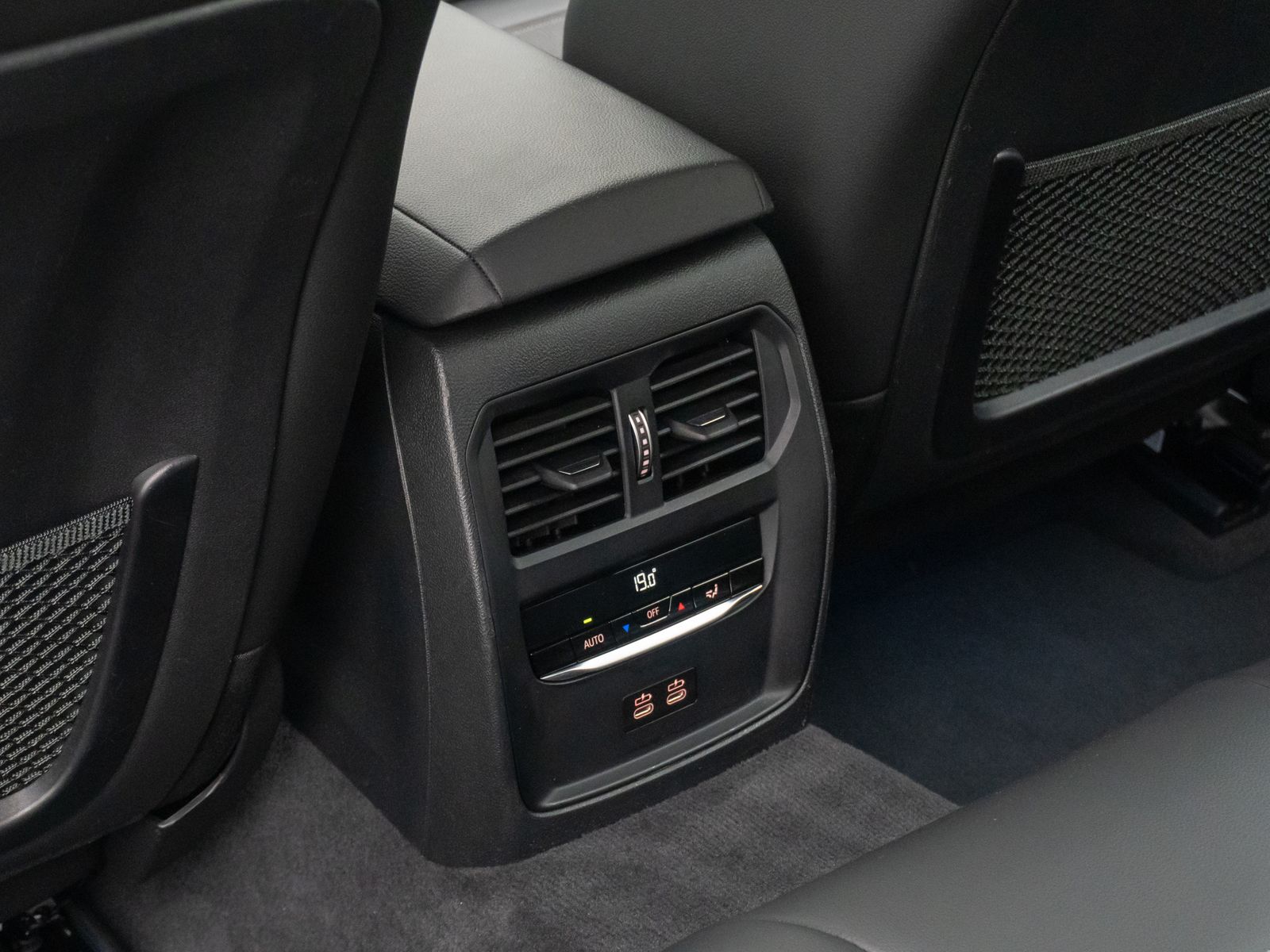 BMW 330e Sport Line - Samsaru's Car Outlet