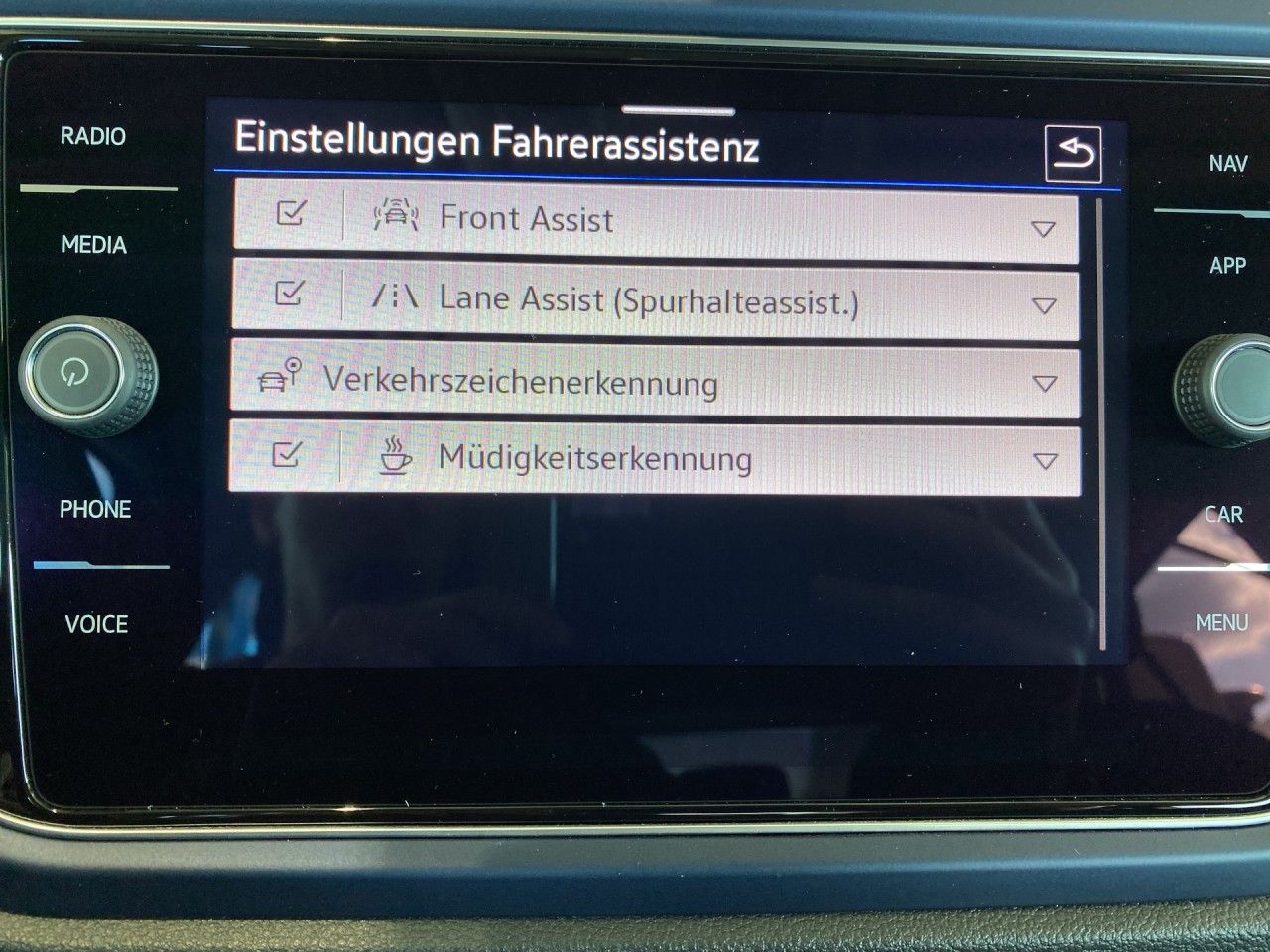Volkswagen T-Roc 1.0 TSI United - Samsaru's Car Outlet