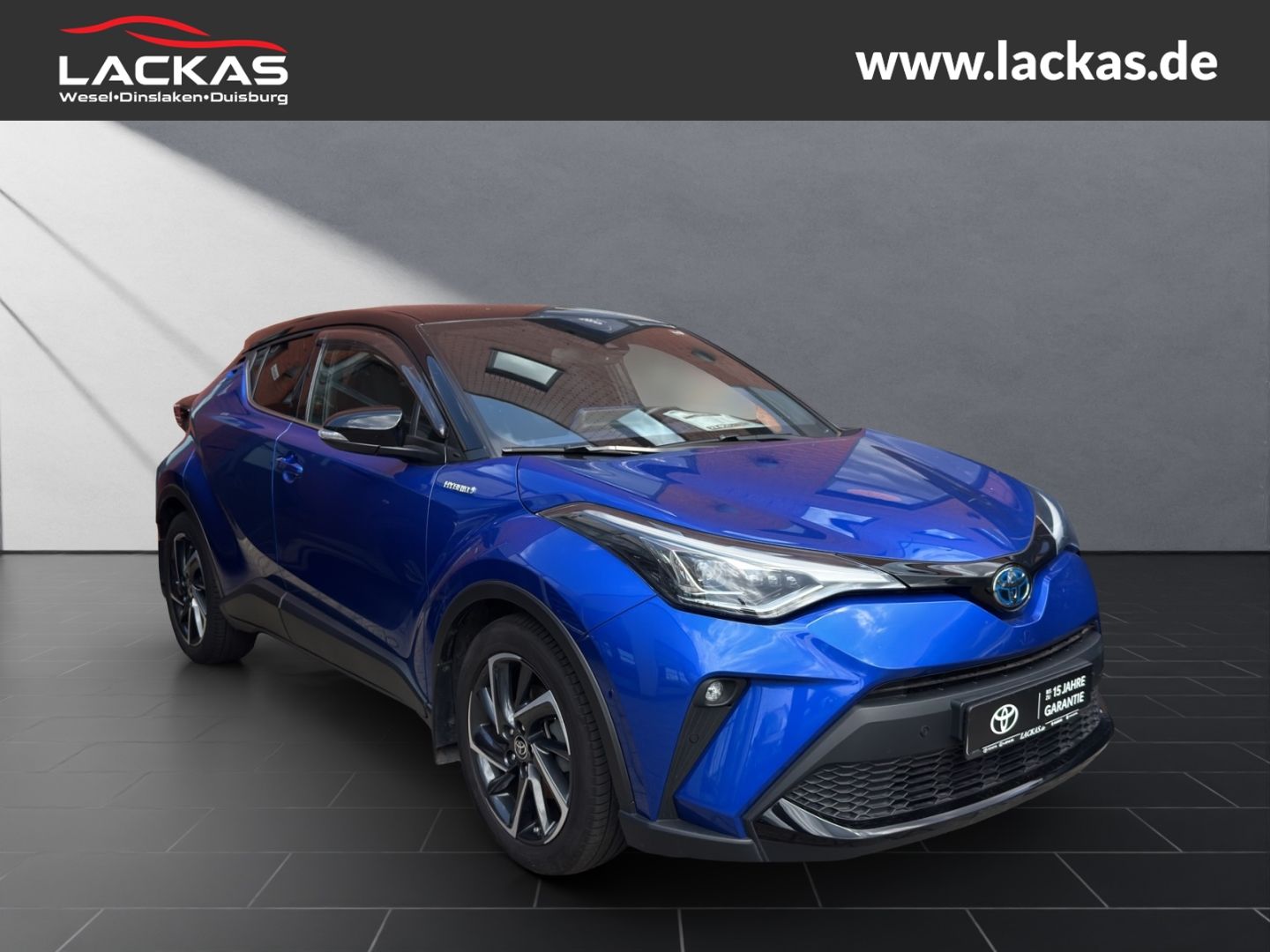 Toyota C-HR Hybrid Style Selection - Samsaru's Car Outlet