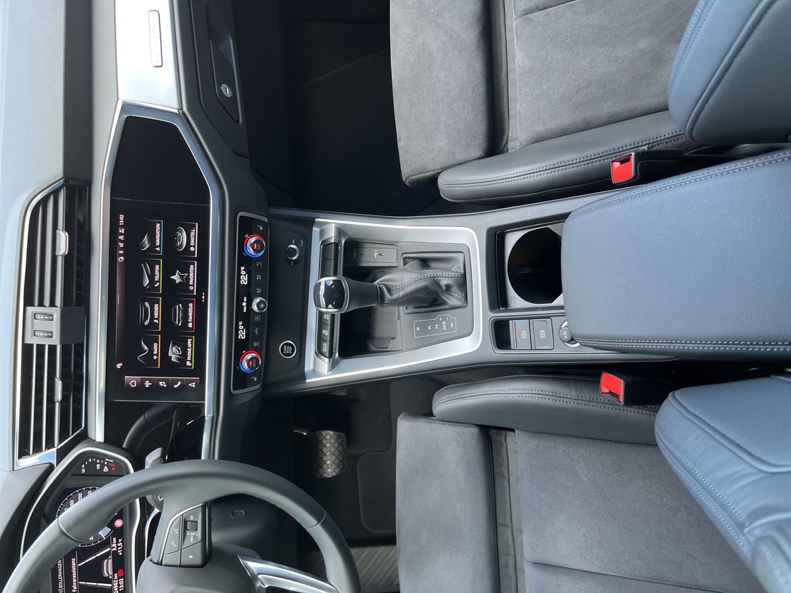Audi Q3 Sportback 40 TFSI quattro S line - Samsaru's Car Outlet