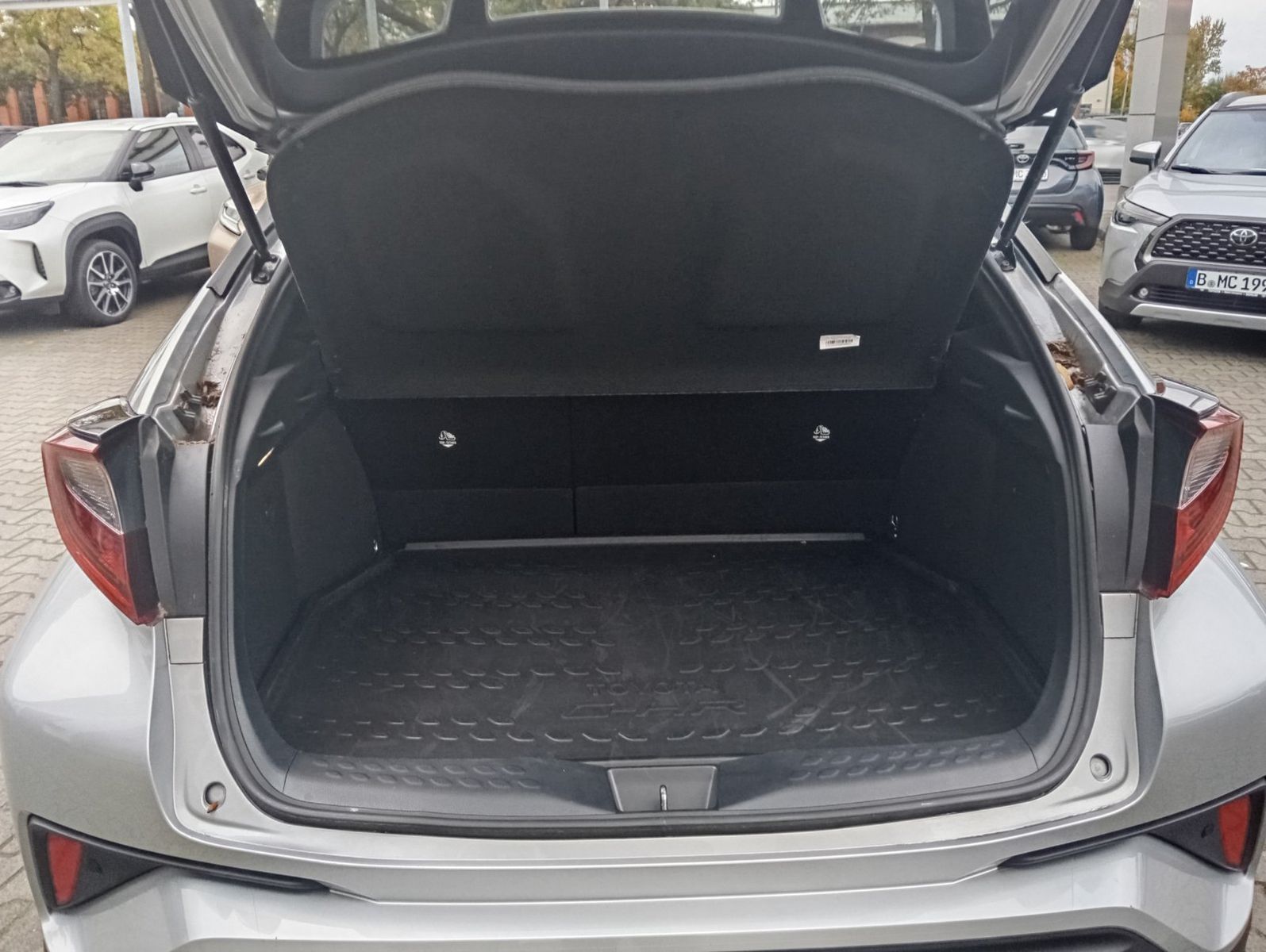 Toyota C-HR 2.0l Hybrid Automatik Team D, Toter Winkel