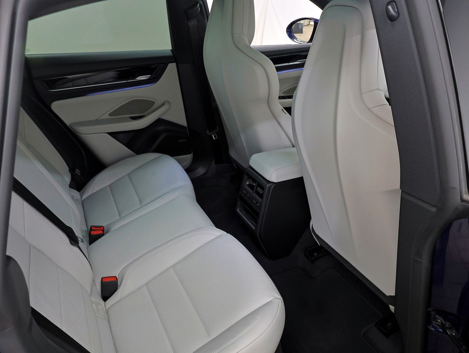 Porsche Macan Electric 4