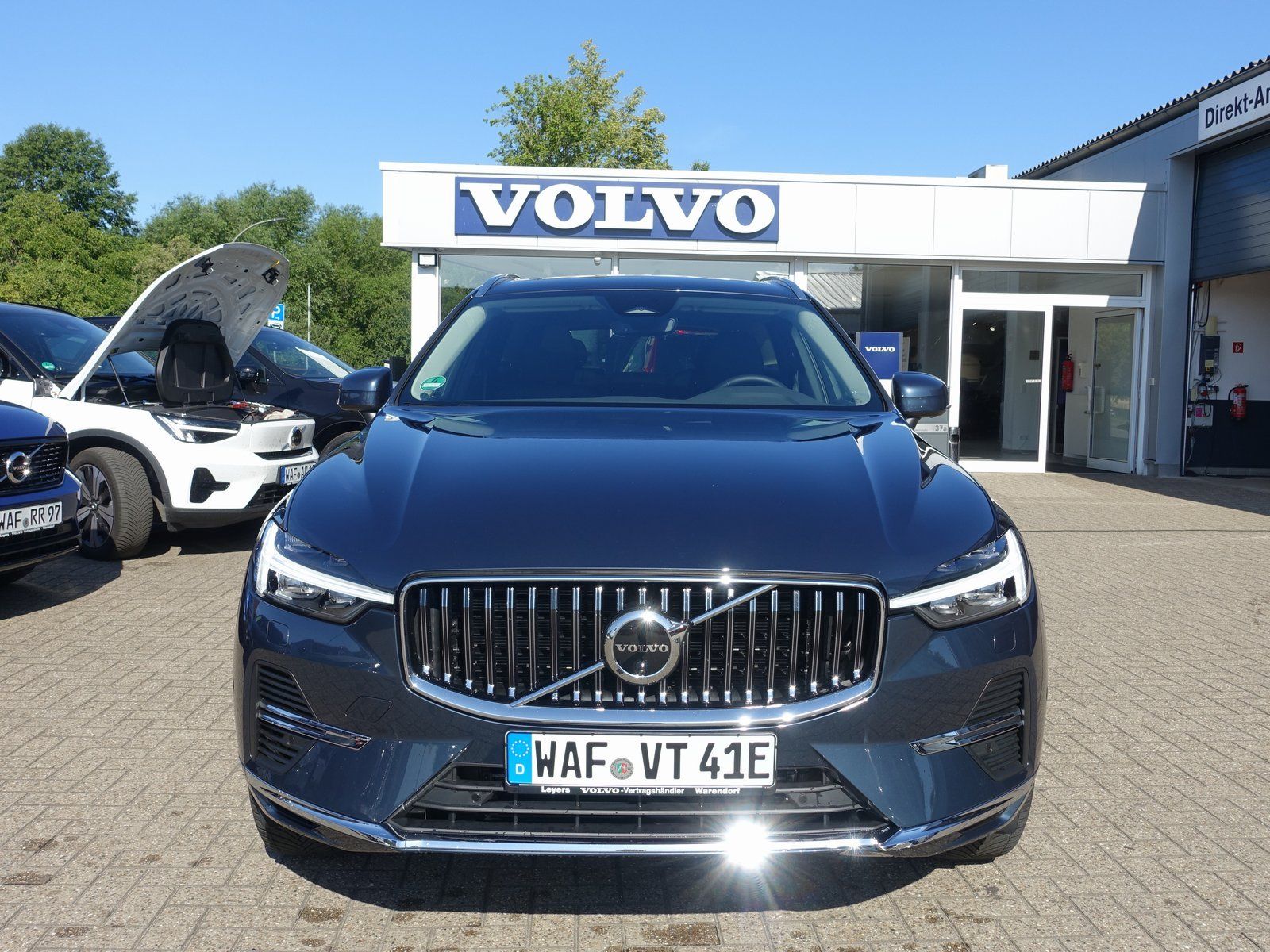 Volvo XC60 T6 AWD Plug-in Hybrid - Samsaru's Car Outlet