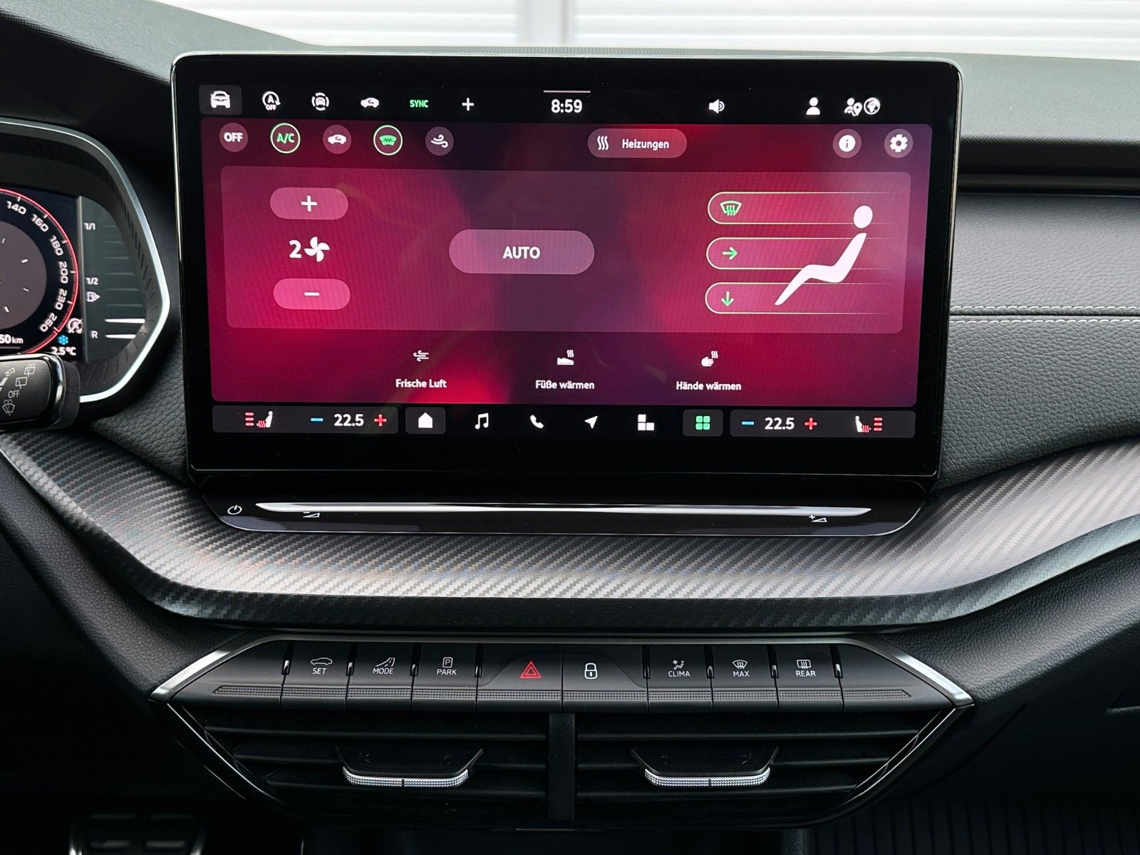 Skoda 204PS 4x4 DSG Sportline NAVI KAMERA eHK LM18"AHK