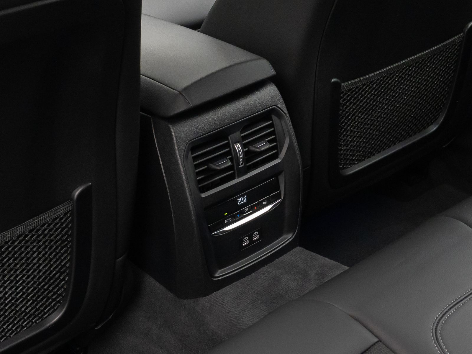 BMW 330i xD SportLine - Samsaru's Car Outlet