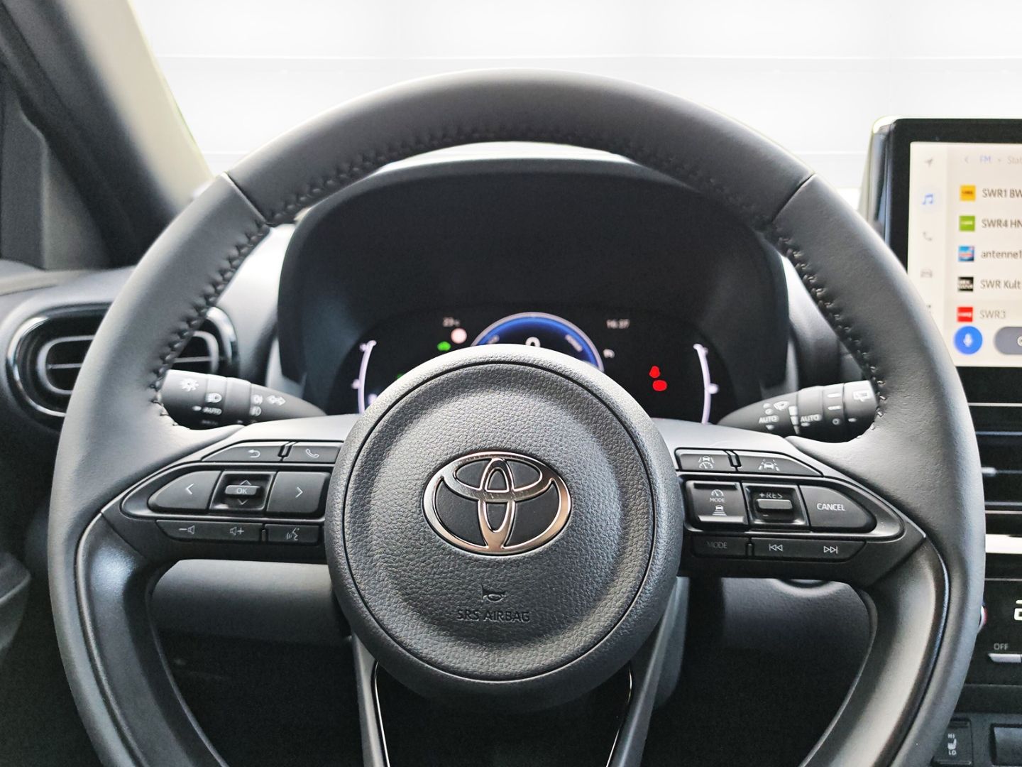 Toyota Yaris Cross 1.5 Hybrid Teamplayer 4x2 +Technik-P