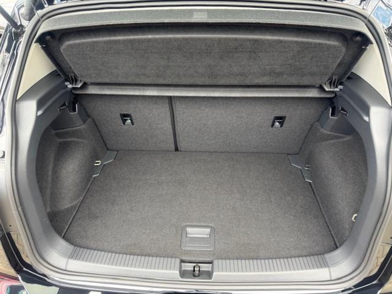 Volkswagen T-Cross Move - Samsaru's Car Outlet