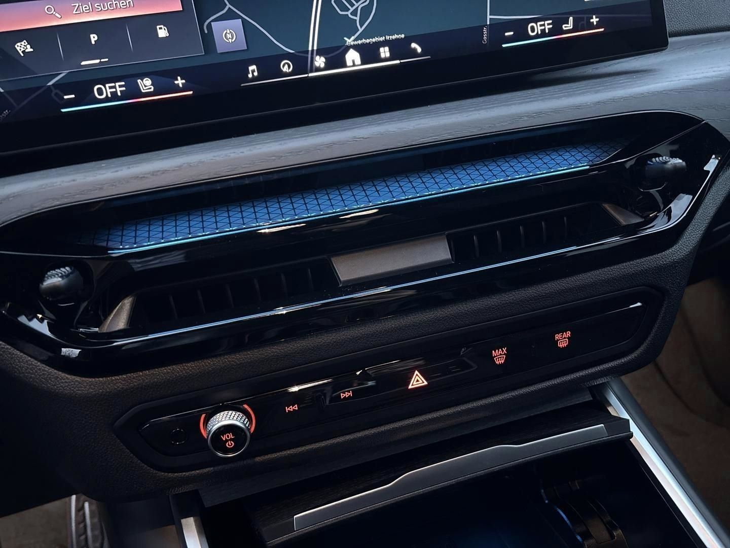 BMW 330 e xDrive Touring M-Sport Pro HUD AHK Pano H&