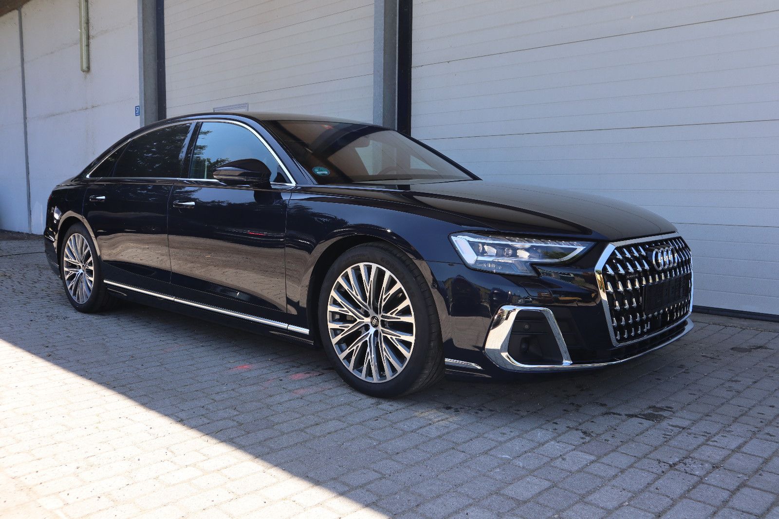 Audi A8L 60 TFSI e lang exclusive S-Line - Samsaru's Car Outlet