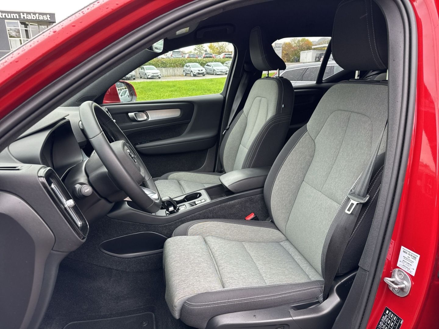 Volvo XC40 Core Recharge Plug-In Hybrid 2WD StandHZG A