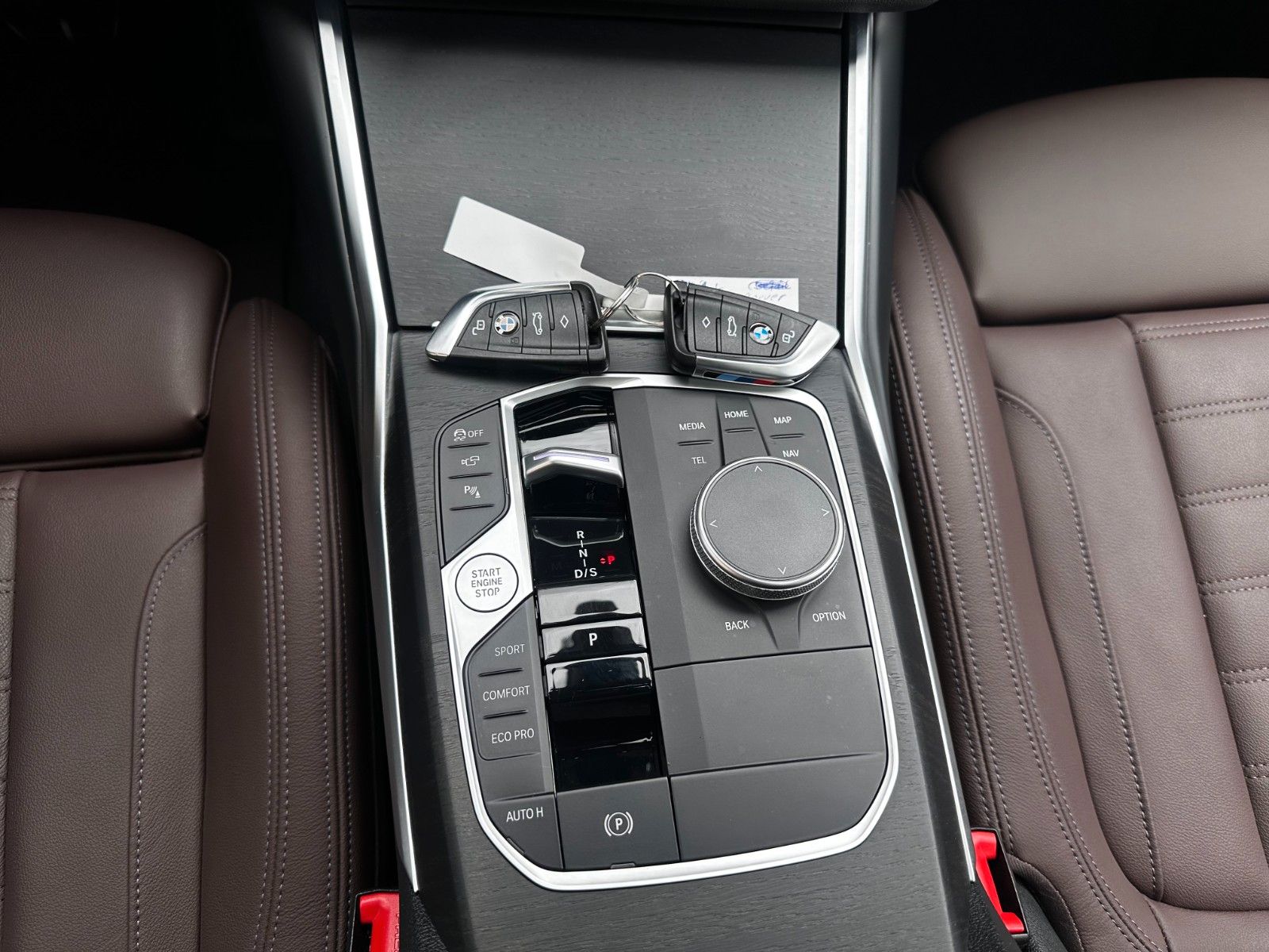 BMW 330d xDrive M Sport PANO*AHK*StandH*H&K*AdapLED