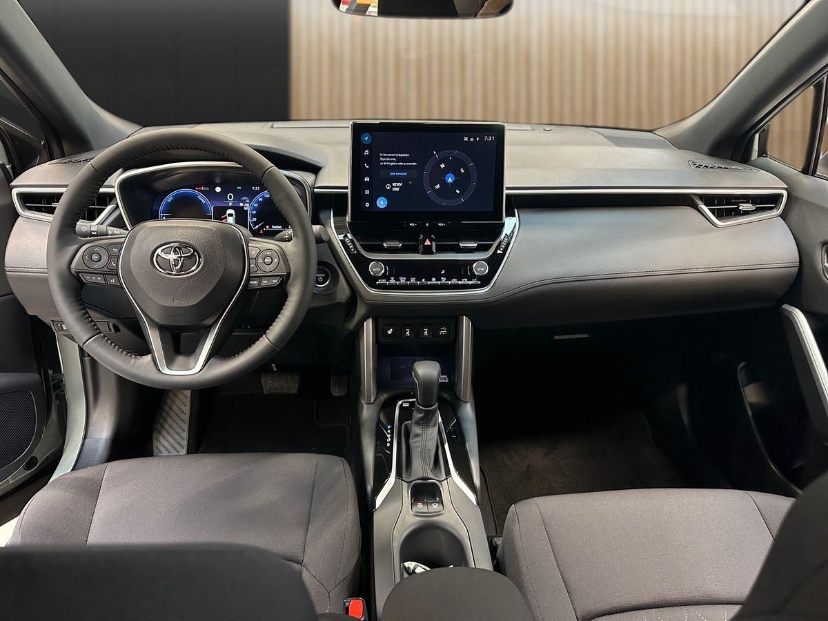 Toyota Corolla Cross 2.0 Hybrid Team D + Premiumpaket