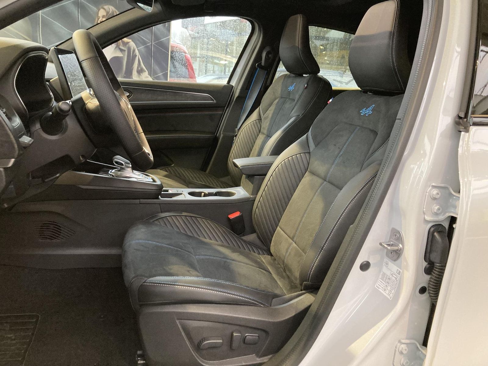 Renault Arkana ESPRIT ALPINE Full Hybrid - Samsaru's Car Outlet
