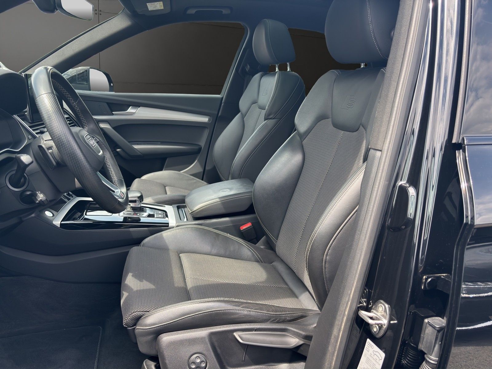 Audi Q5 50 TDI q. S line - Samsaru's Car Outlet