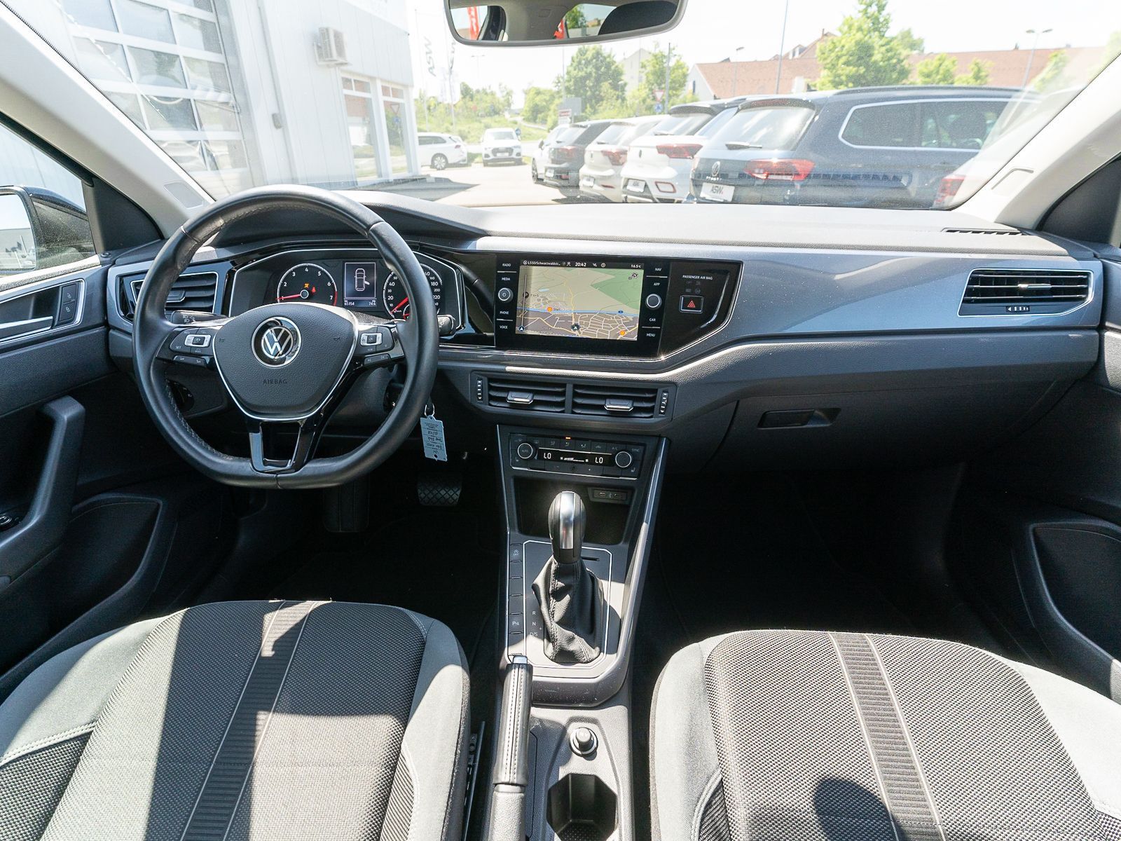 Volkswagen Polo Highline 1,0 TSI DSG - Samsaru's Car Outlet