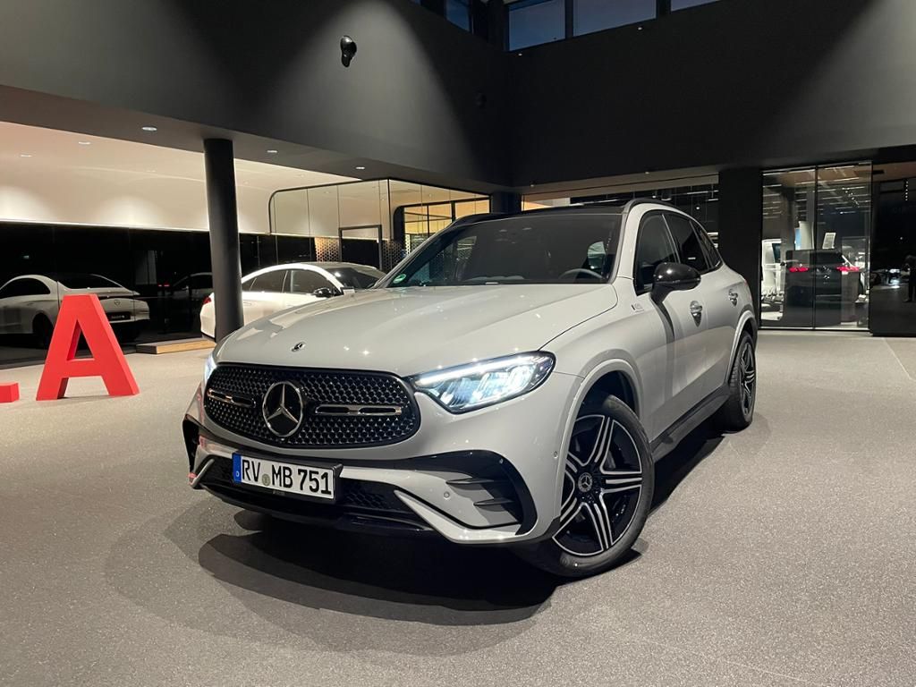 Mercedes-Benz GLC 300 d 4M AMG+PANO+AHK+STDHZG+DISTR+HUD+KEYL+