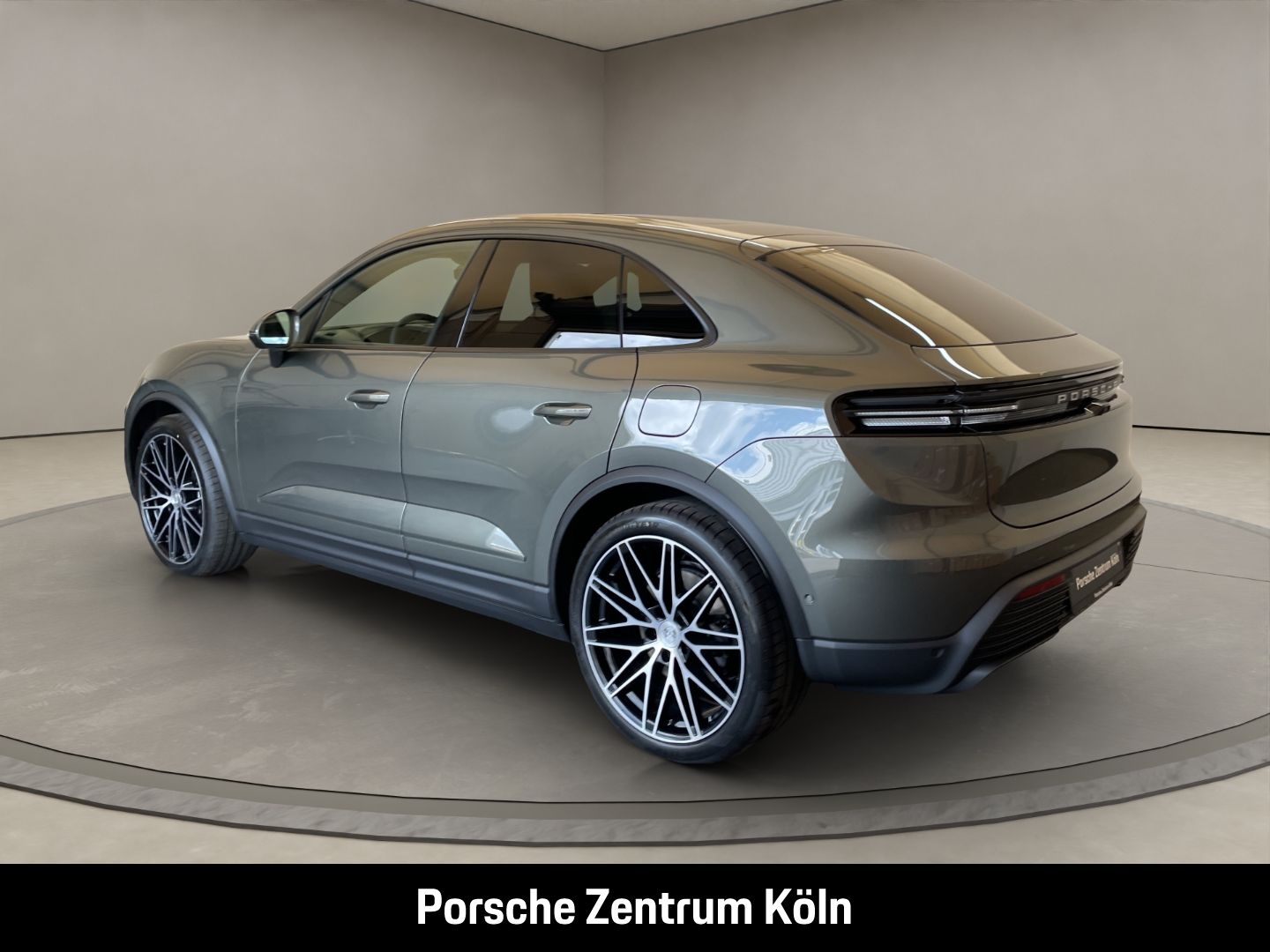 Porsche Macan 4 Luftfederung Panoramadach Surround-View