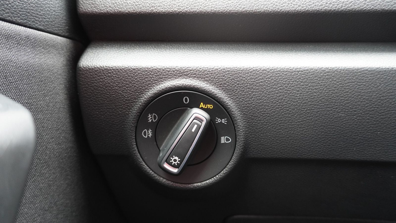 Volkswagen T-Roc 2.0 TDI R-Line - Samsaru's Car Outlet