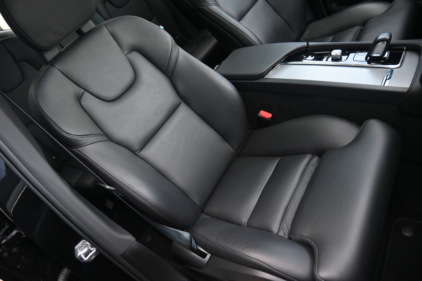 Volvo XC90 T8 Inscription - Samsaru's Car Outlet