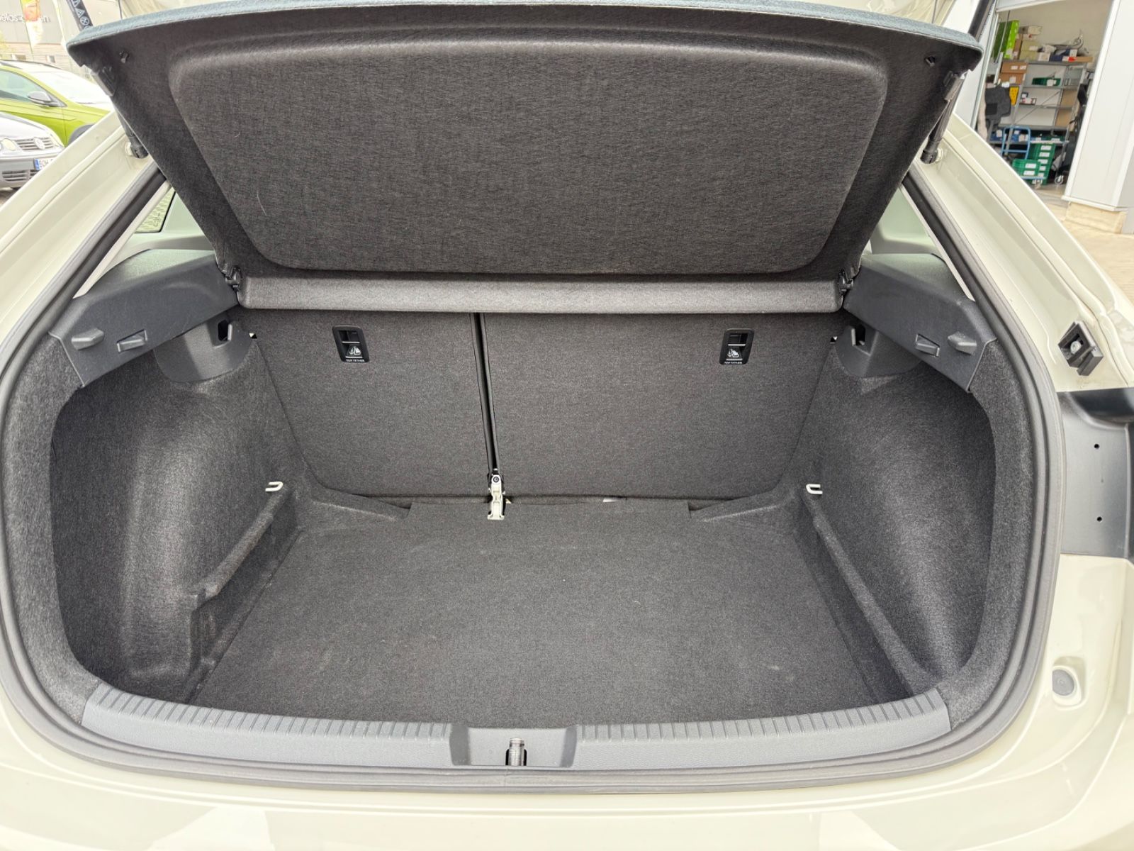 Volkswagen Taigo Basis - Samsaru's Car Outlet