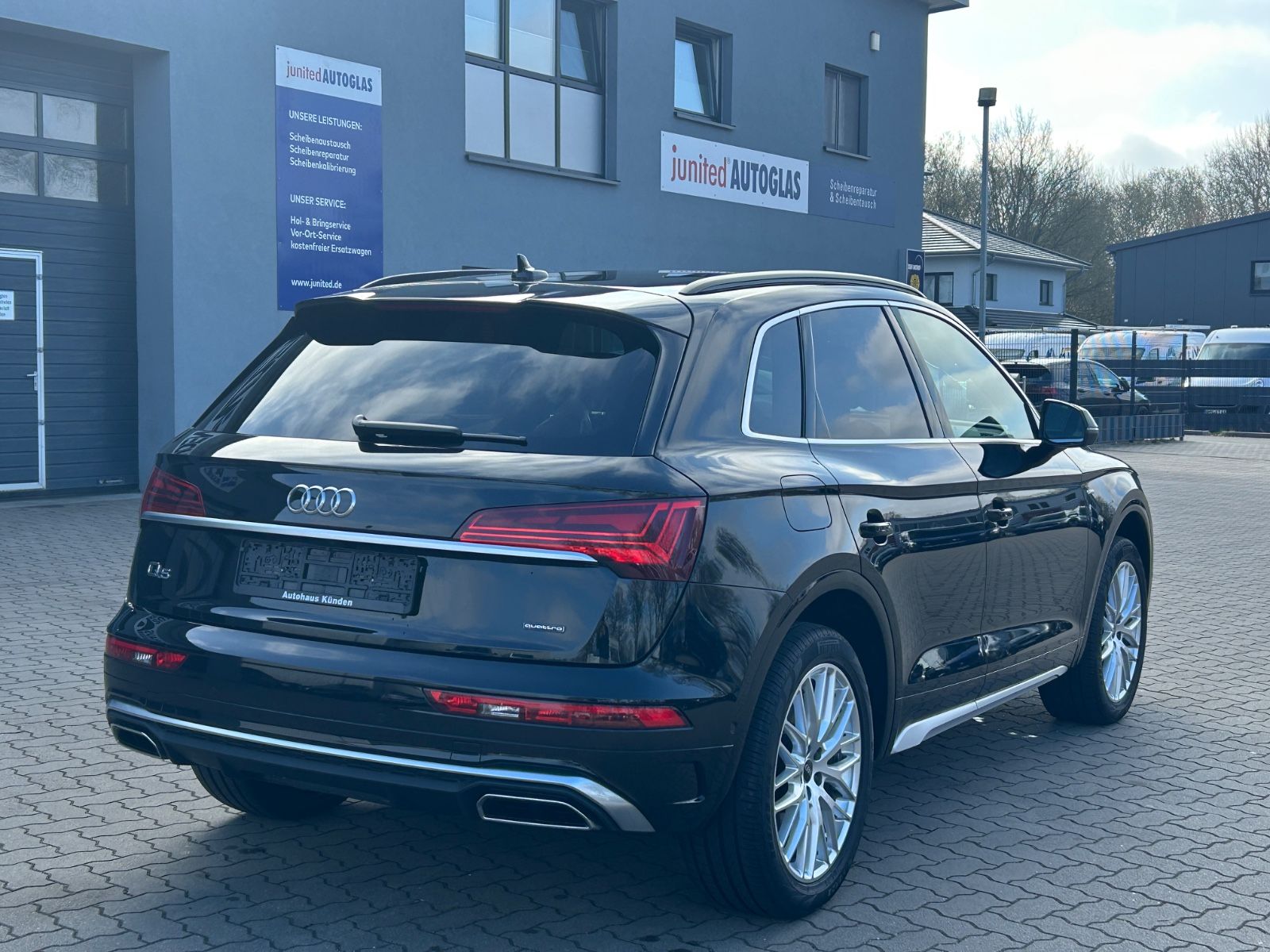 Audi Q5 40 TDI quattro S line - Samsaru's Car Outlet
