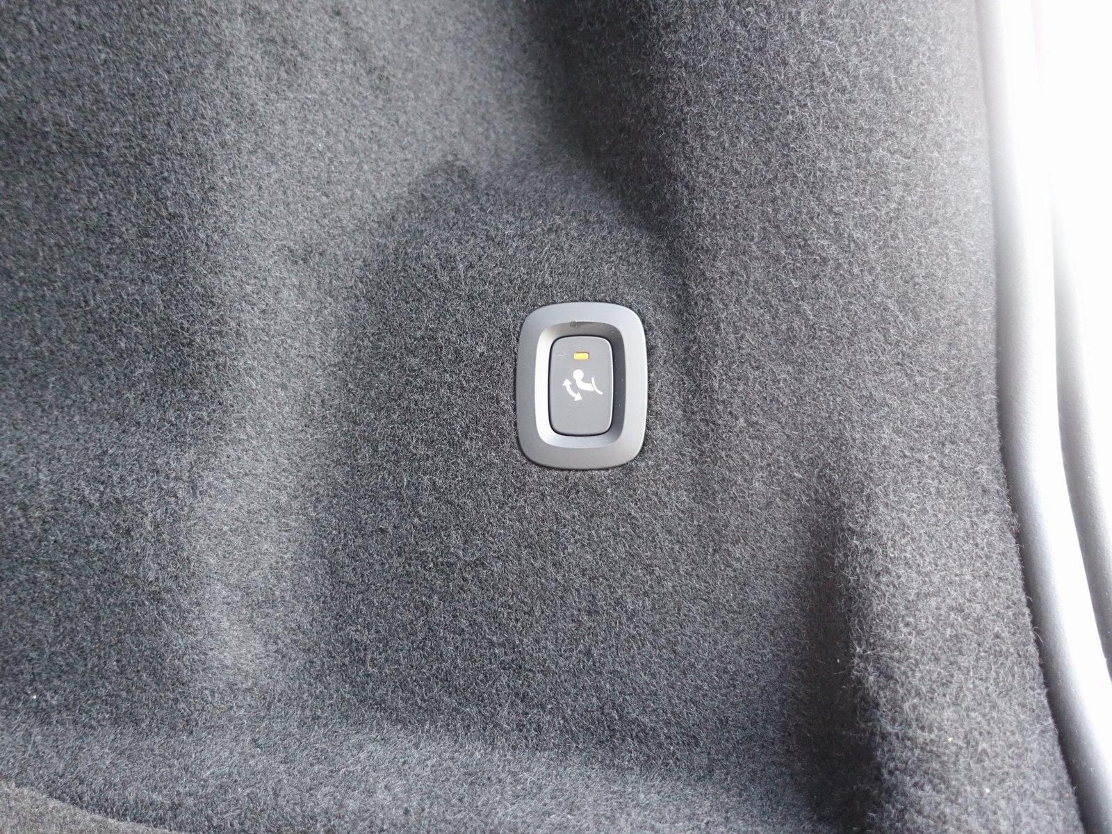 Volvo XC60 T6 Black Edition Plus Dark 360°/AHK/22"