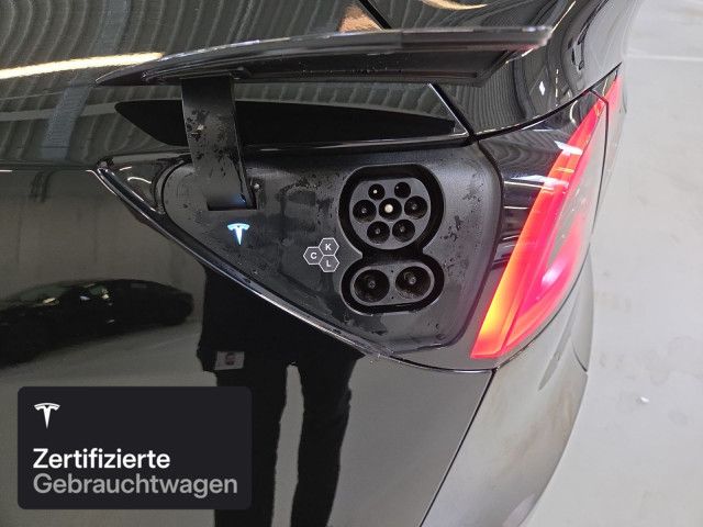 Tesla Model Y Rear-Wheel Drive
